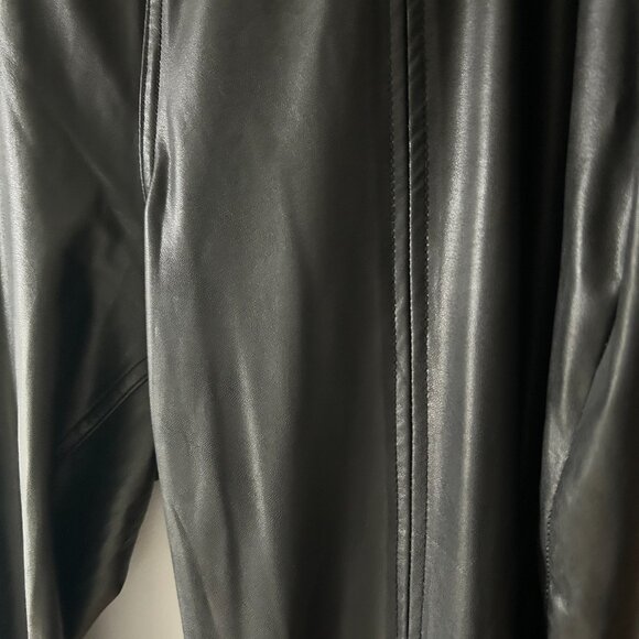 HUE faux-leather leggings Sz L - Picture 6 of 7